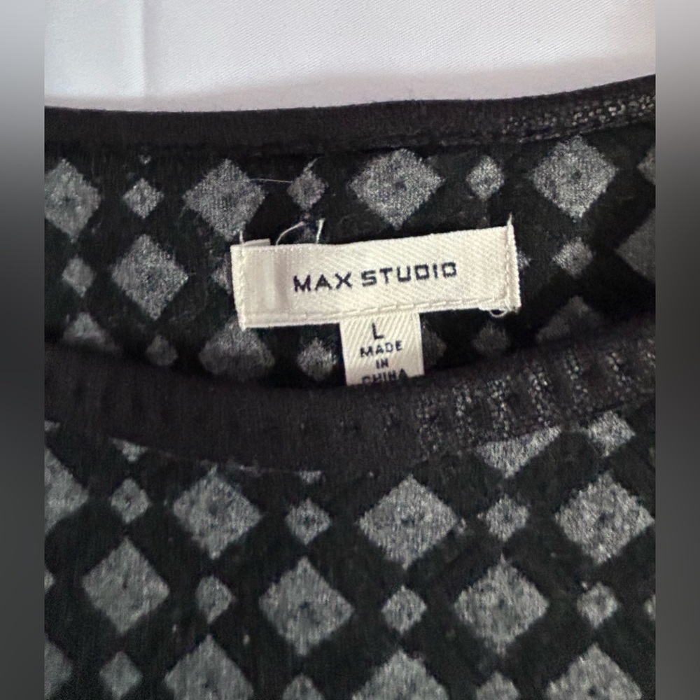 Max Studio Gray Geo Pattern Tunic Size Large - Picture 4 of 8